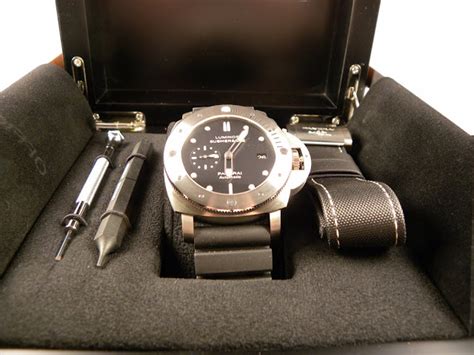 panerai pam 243 vs 305|Take me to Panerai school: PAM 24 vs. 243 .